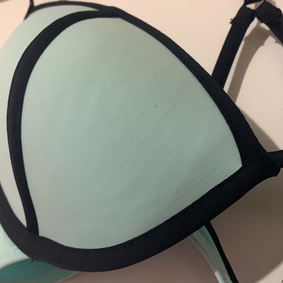 🐬 Bikini Top 🛼 - Picture 2 of 7